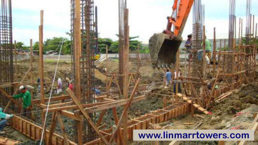 Image of the construction of the first foundation at Linmarr Towers Condominium Complex